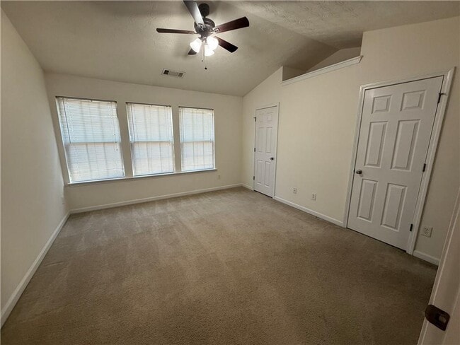 Building Photo - 2729 Heathrow Dr