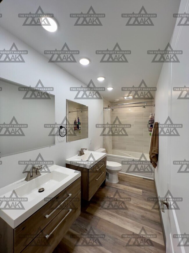 Building Photo - Beautiful 3-Bedroom, 2-Bath Home in North ...