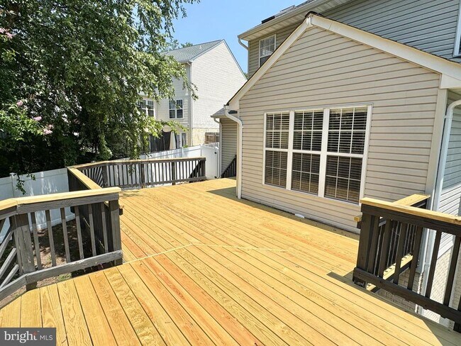 Building Photo - 16 Westchester Ct