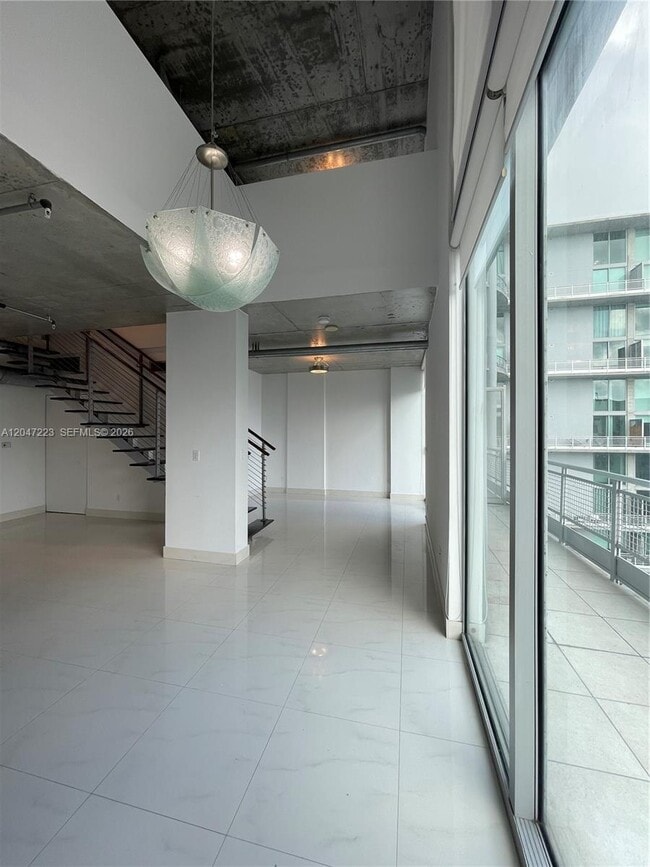 Building Photo - 690 SW 1st Ct