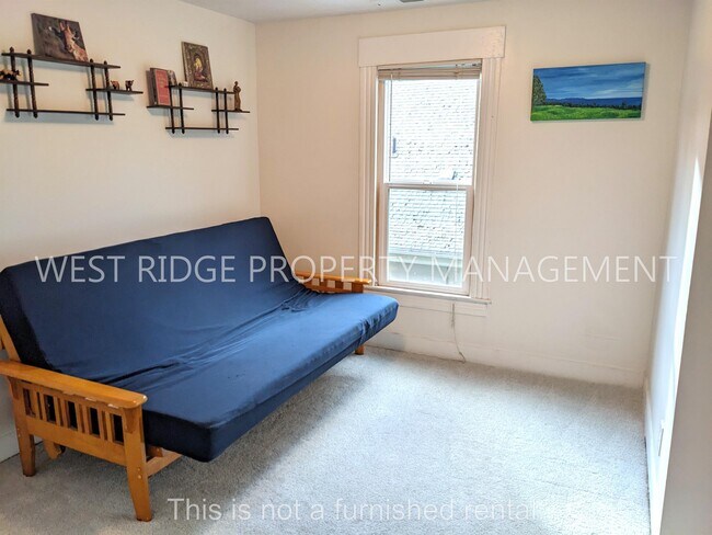 Building Photo - 34 NE Ivy St