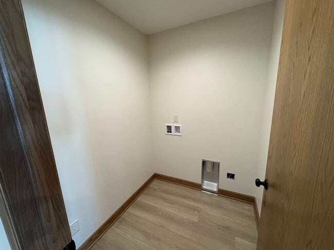 Building Photo - 2485 Shreve Rd