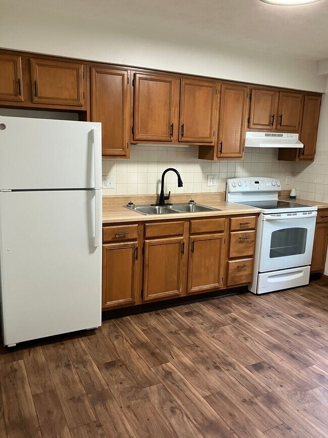 Building Photo - 2 Bedroom and 1.5 Bath Townhome - Troy, Ohio!!