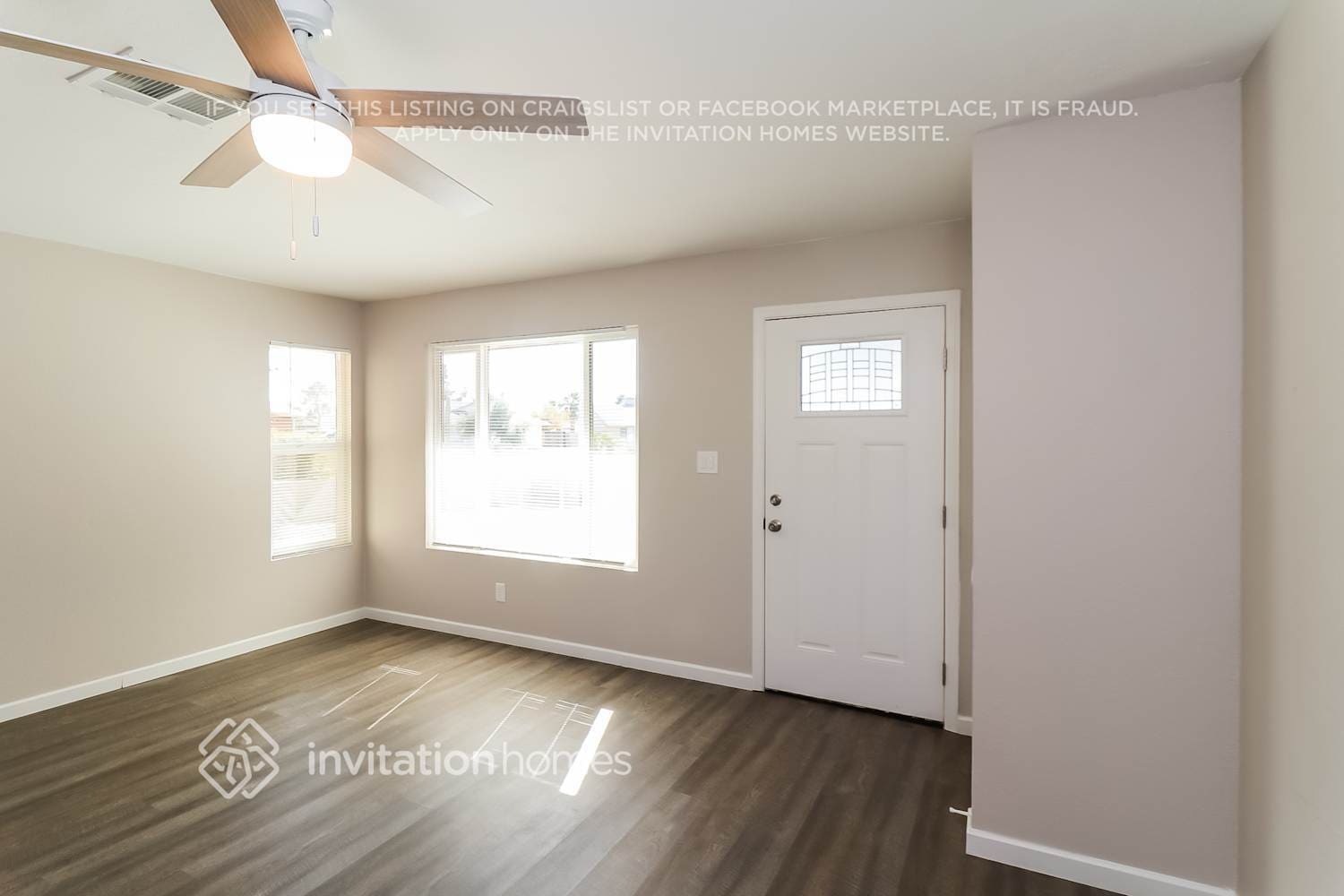 Building Photo - 10907 N 72nd Ave