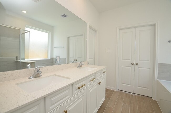 Building Photo - 5631 Pearl Vis Dr