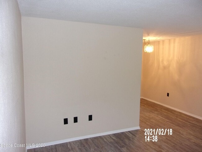 Building Photo - 2170 Knox McRae Dr