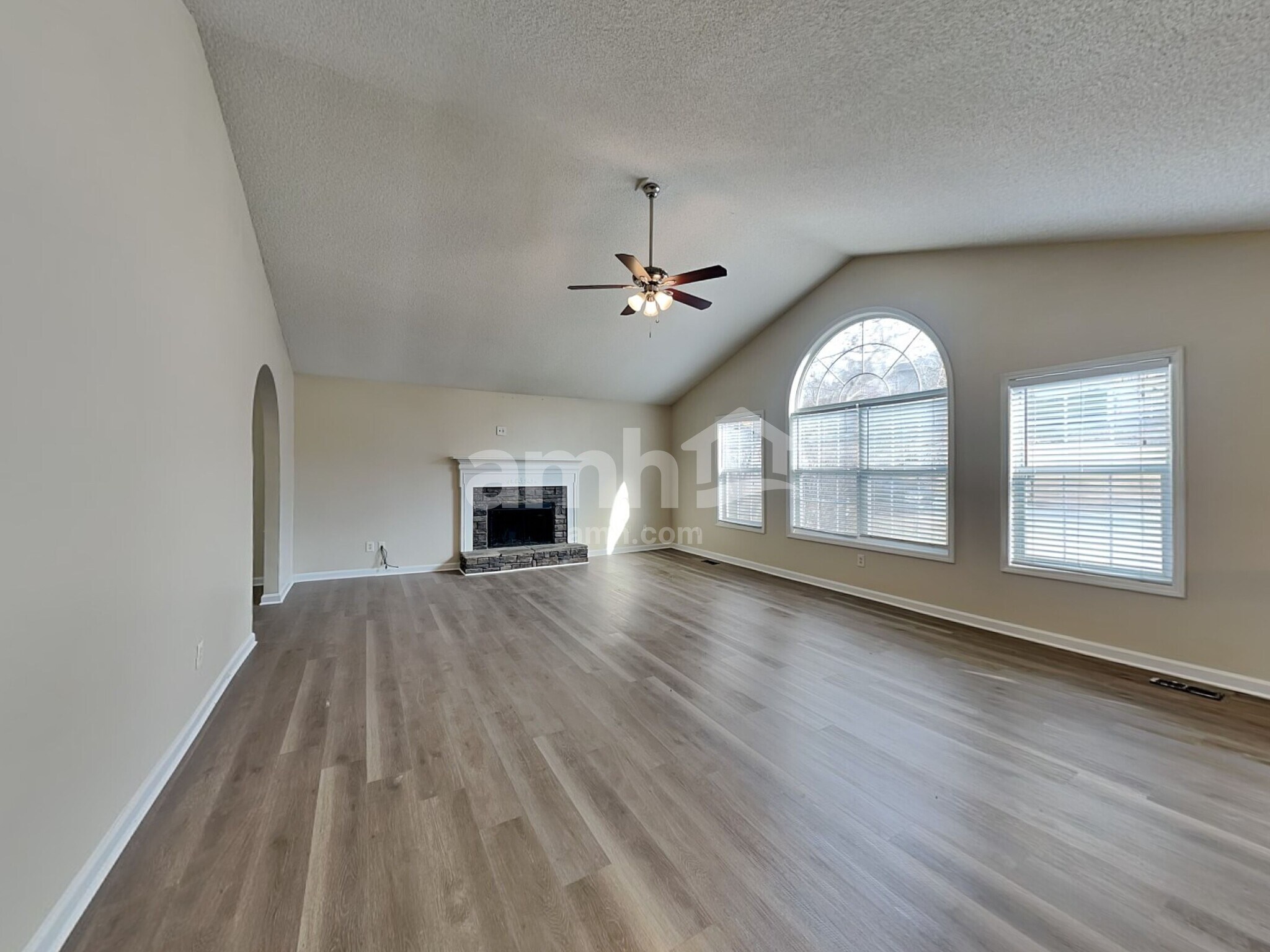 Building Photo - 1017 Queensbury Run