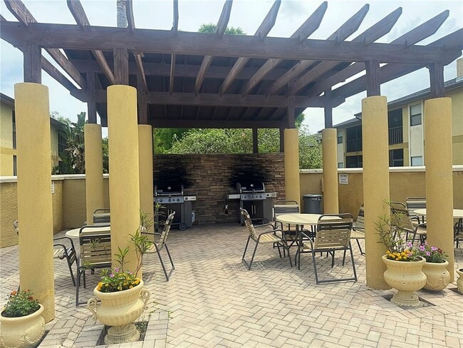 Building Photo - 12261 Sailwinds Dr