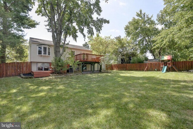 Building Photo - 618 Worchester St