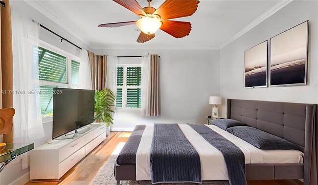 Building Photo - 623 NE 17th Way