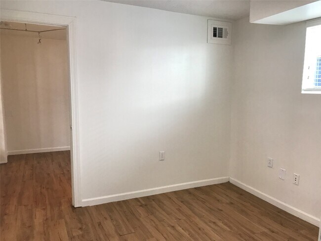 Building Photo - 1533 Heights Blvd