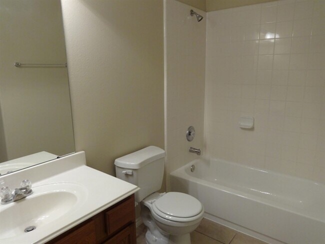 Building Photo - 21415 Branchport Dr