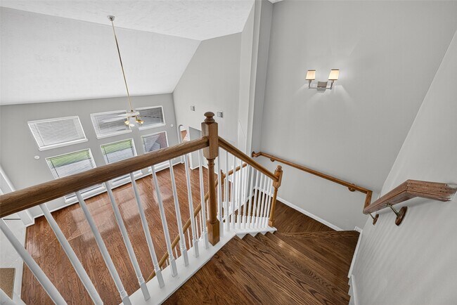 Building Photo - 8519 Babbling Brook Ct