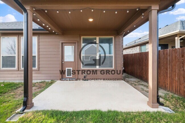 Building Photo - 1036 Cushing Dr