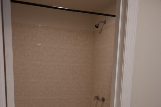 Building Photo - 5802 Bunker Woods Ln