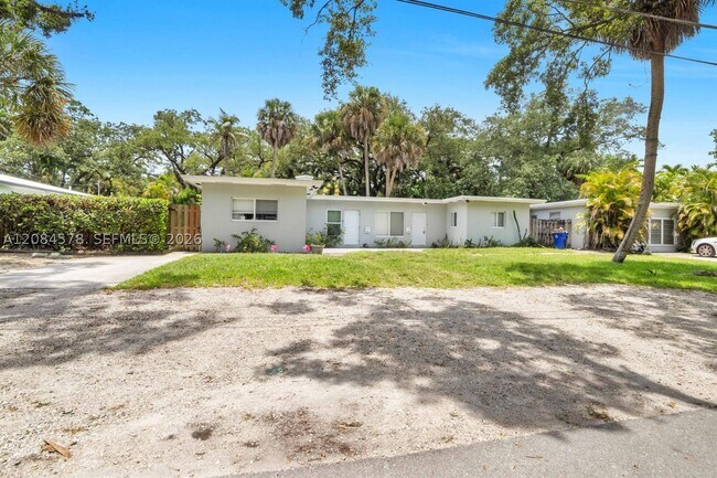 Building Photo - 1548 SW 23rd St