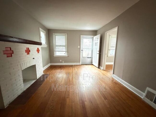 Building Photo - 2527 Switzer Ave