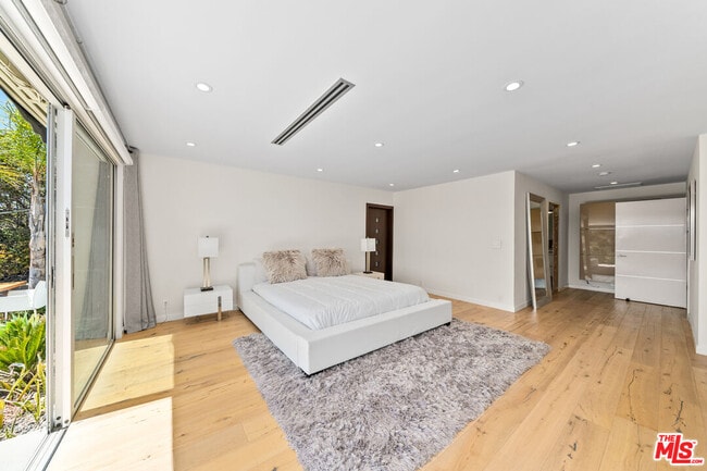 Building Photo - 849 Glenmere Way