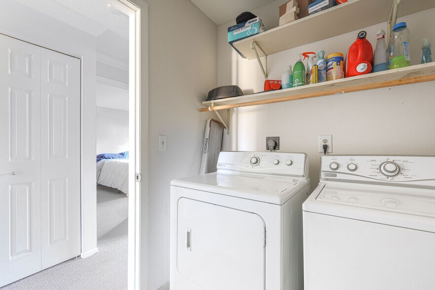 Building Photo - 14431 Fairway Dr