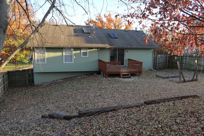 Building Photo - 15404 E 2nd St S