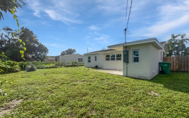 Building Photo - 2421 NW 152nd St