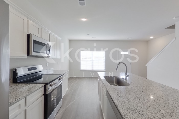 Building Photo - 2415 Banyan Cir