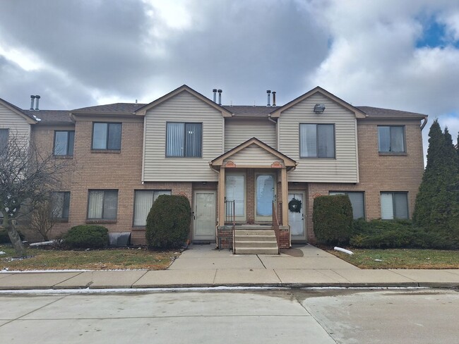 Primary Photo - Condo living in Clinton Twp