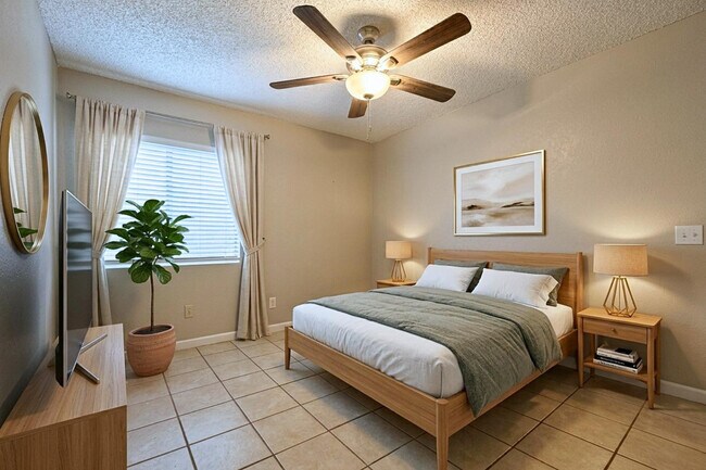 Building Photo - 719 W 1st Ave