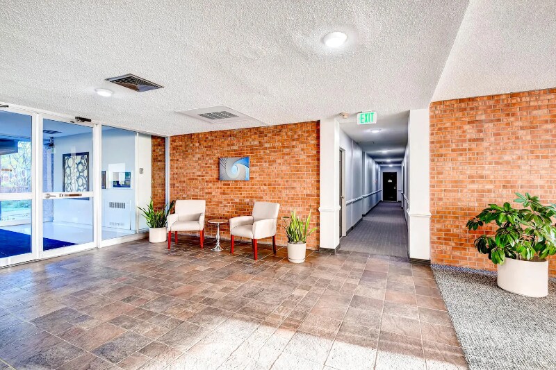 Building Photo - 955 Eudora St