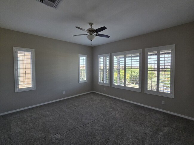 Building Photo - 35532 N Sunset Trail