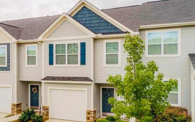 Building Photo - 731 Elmbrook Dr