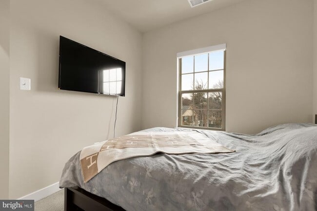 Building Photo - 9639 Tall Oaks Rd