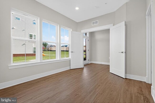 Building Photo - 22832 Tawny Pne Sq