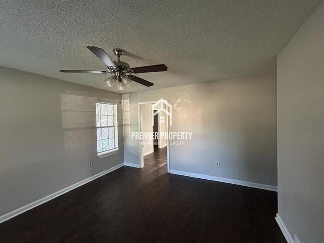 Building Photo - 4717 Chatelet Dr