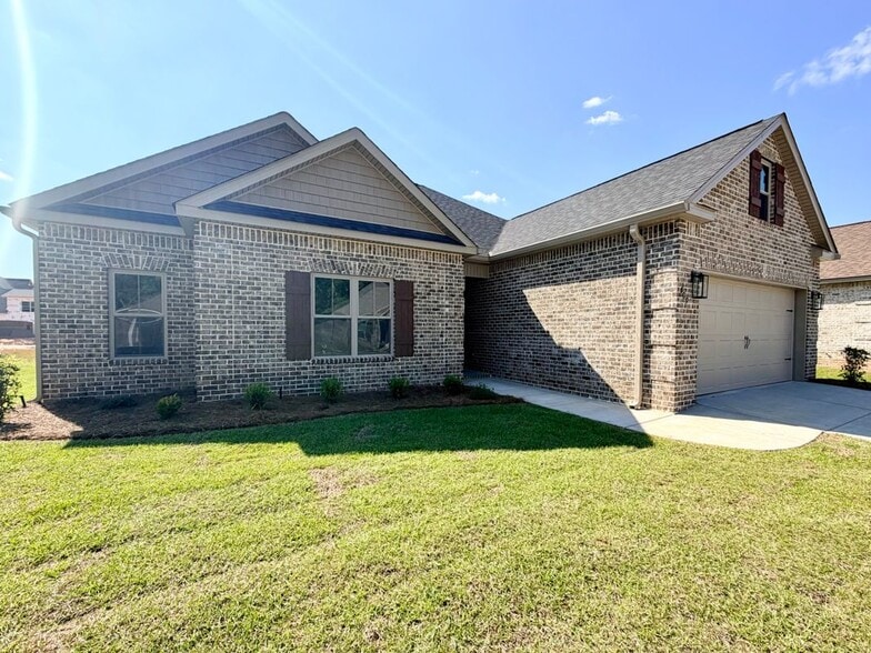Building Photo - 609 Bristleleaf Path