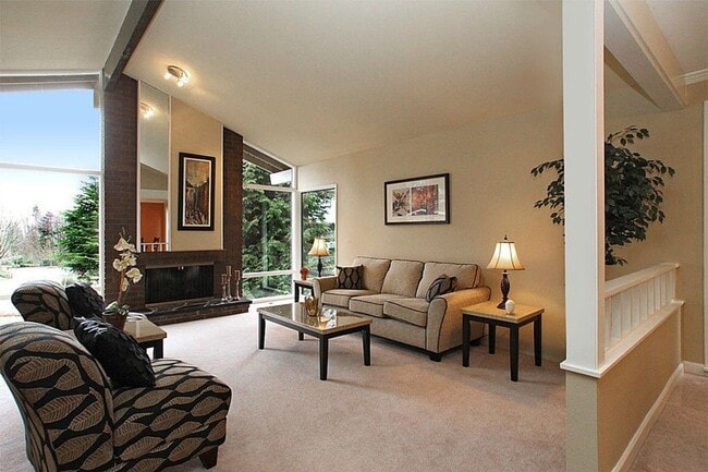Building Photo - 4bd/2.5ba Bellevue Home