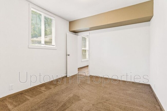 Building Photo - 7468 N Haven Ave