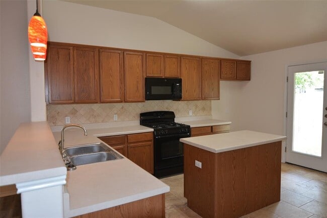 Building Photo - 1303 Horseshoe Ranch Dr