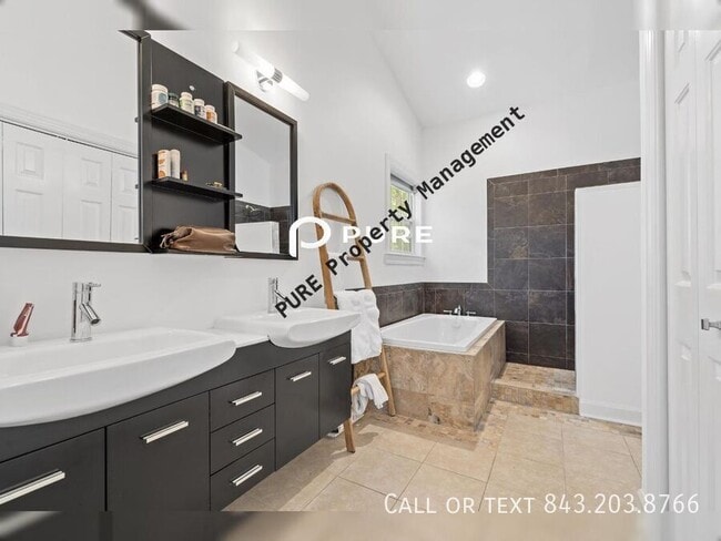 Building Photo - 1985 Gray Battery Ct