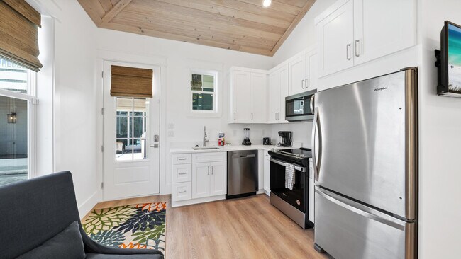 Building Photo - 28 Pelican Glide Ln