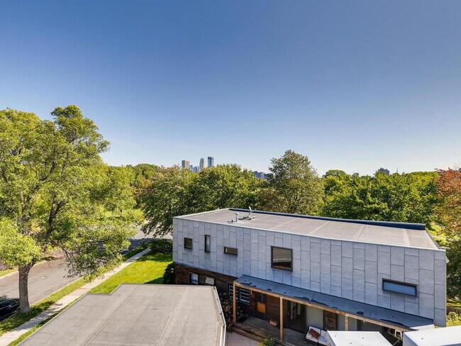 Building Photo - Rare Find: 2BR With Private Rooftop Deck, Bryn Mawr