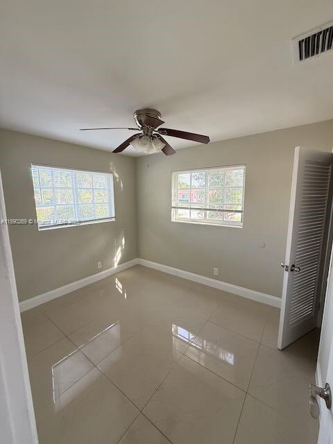 Building Photo - 946 Laurel Dr