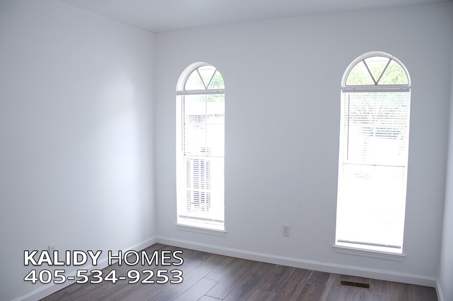 Building Photo - 4116 Overland Dr