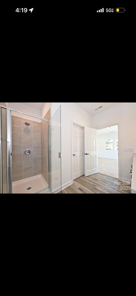 Building Photo - 2735 Primrose Ave