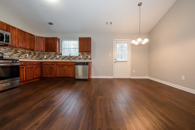 Building Photo - 338 Brookside Dr