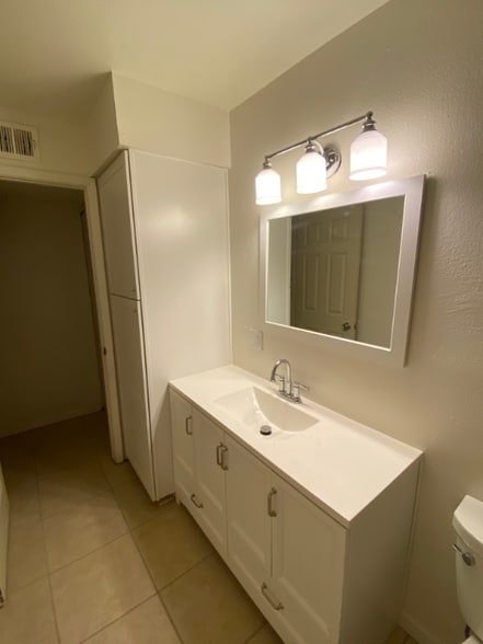 Building Photo - 918 Hayden Rd