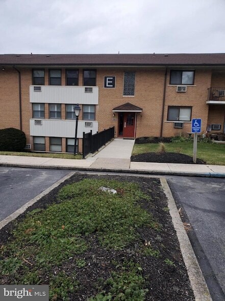 Building Photo - 1016 W Baltimore Pike