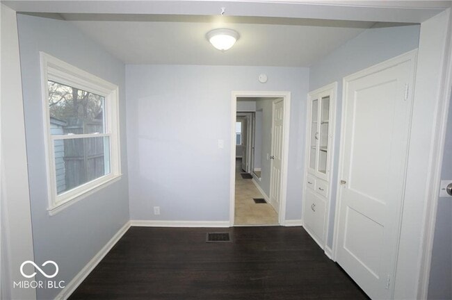 Building Photo - 4842 Hillside Ave
