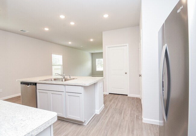 Building Photo - 16493 Moss Ln