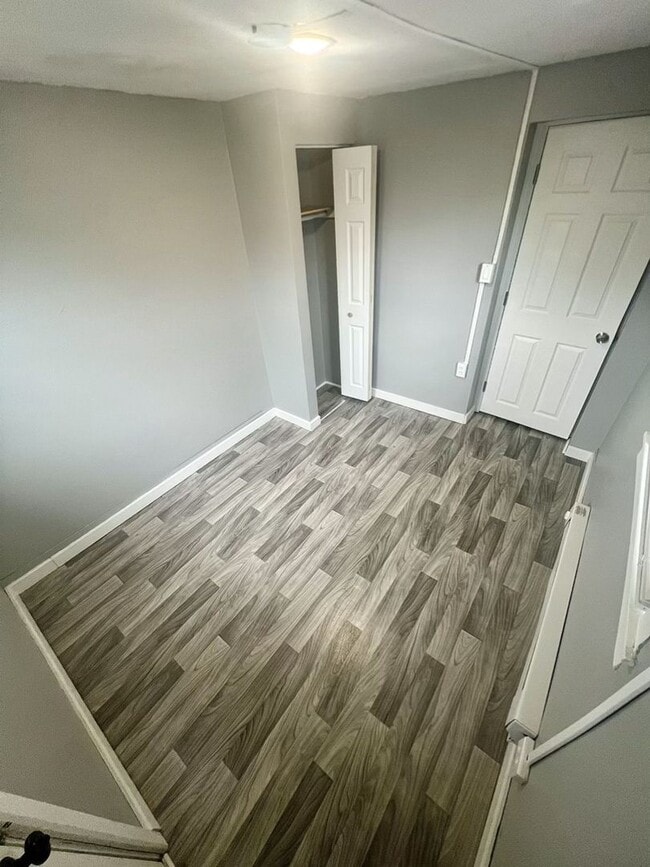 Building Photo - Newly Renovated 4BR/1BA in Wilmington - No...